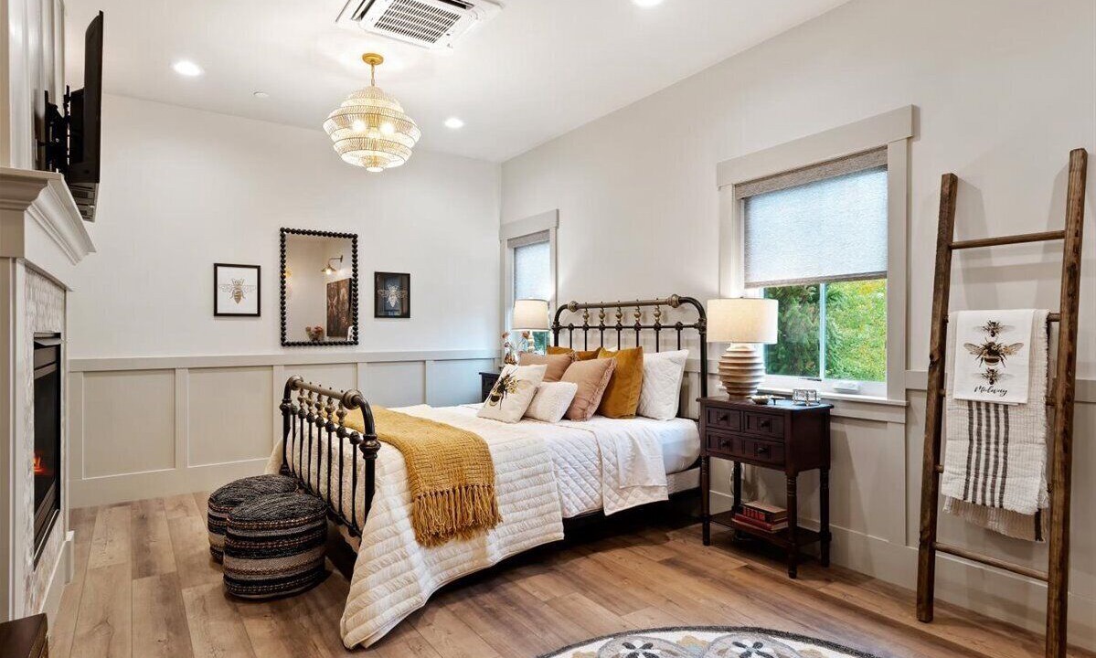 Photo of Bedroom in Midway