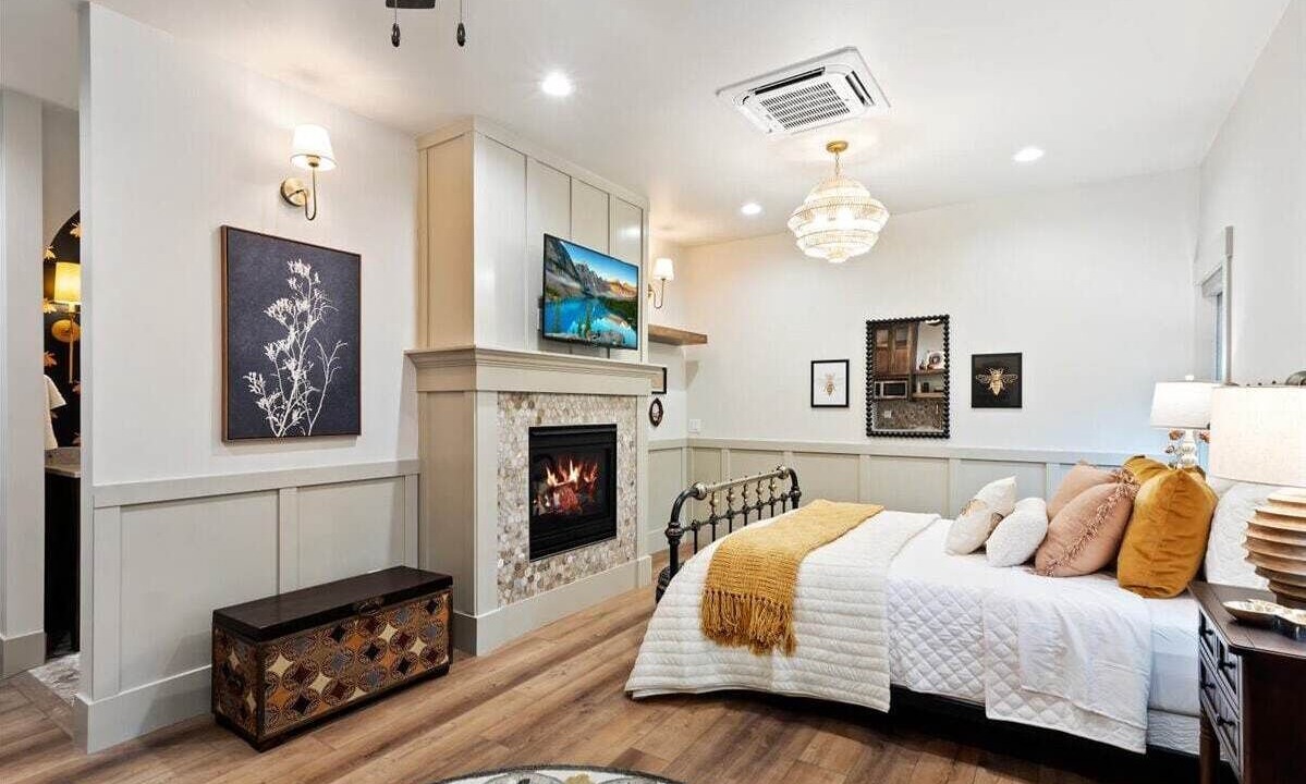Photo of Bedroom in Midway