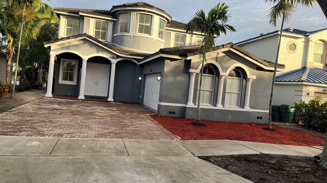 Photo of Outdoor in Tamiami