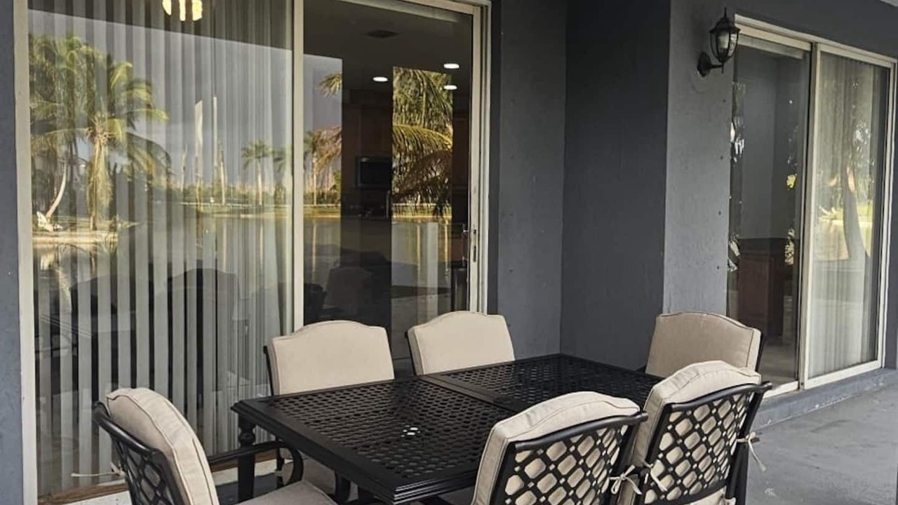 Photo of Outdoor in Tamiami