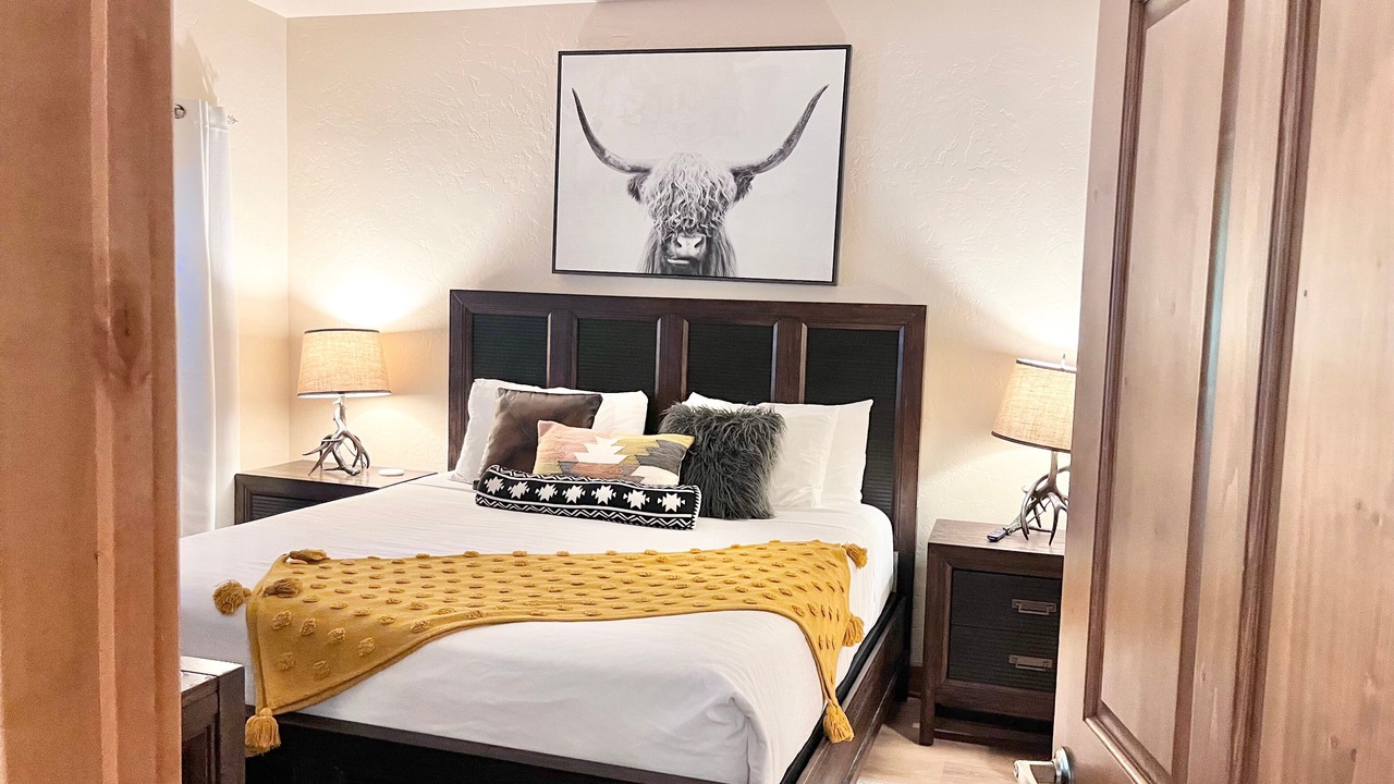 Photo of Bedroom in Midway