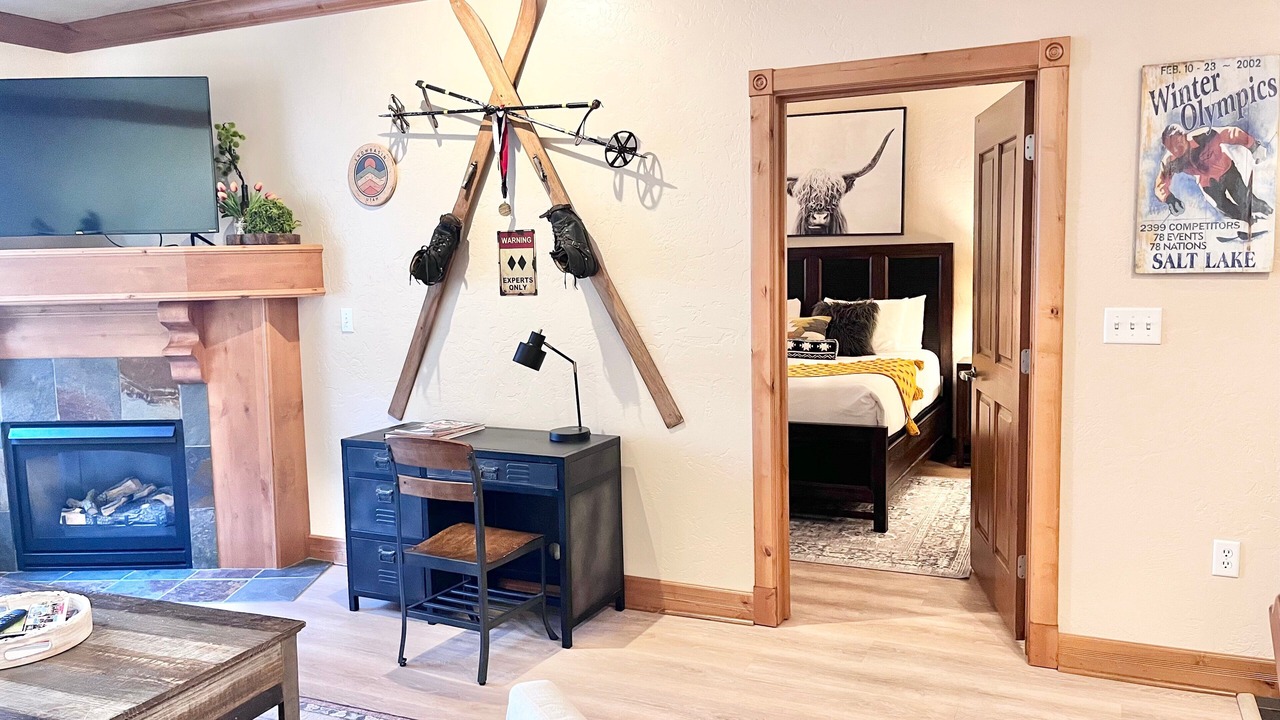 Photo of Livingroom in Midway