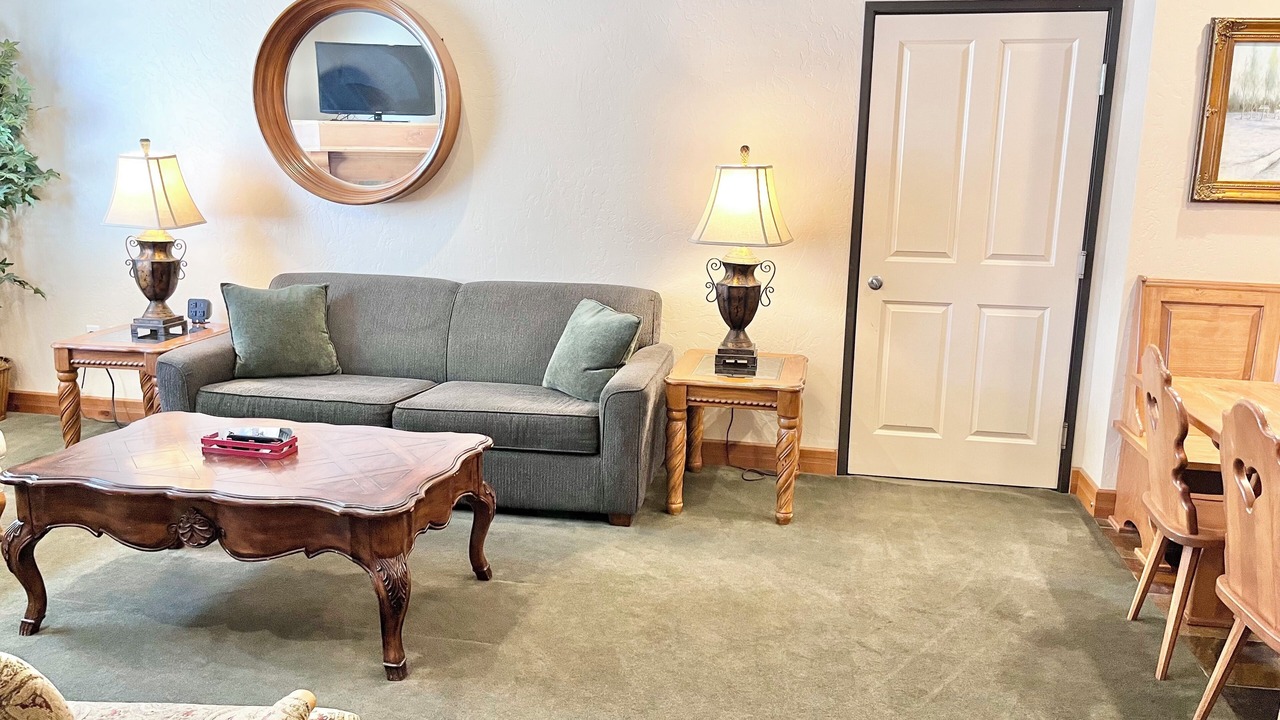 Photo of Livingroom in Midway