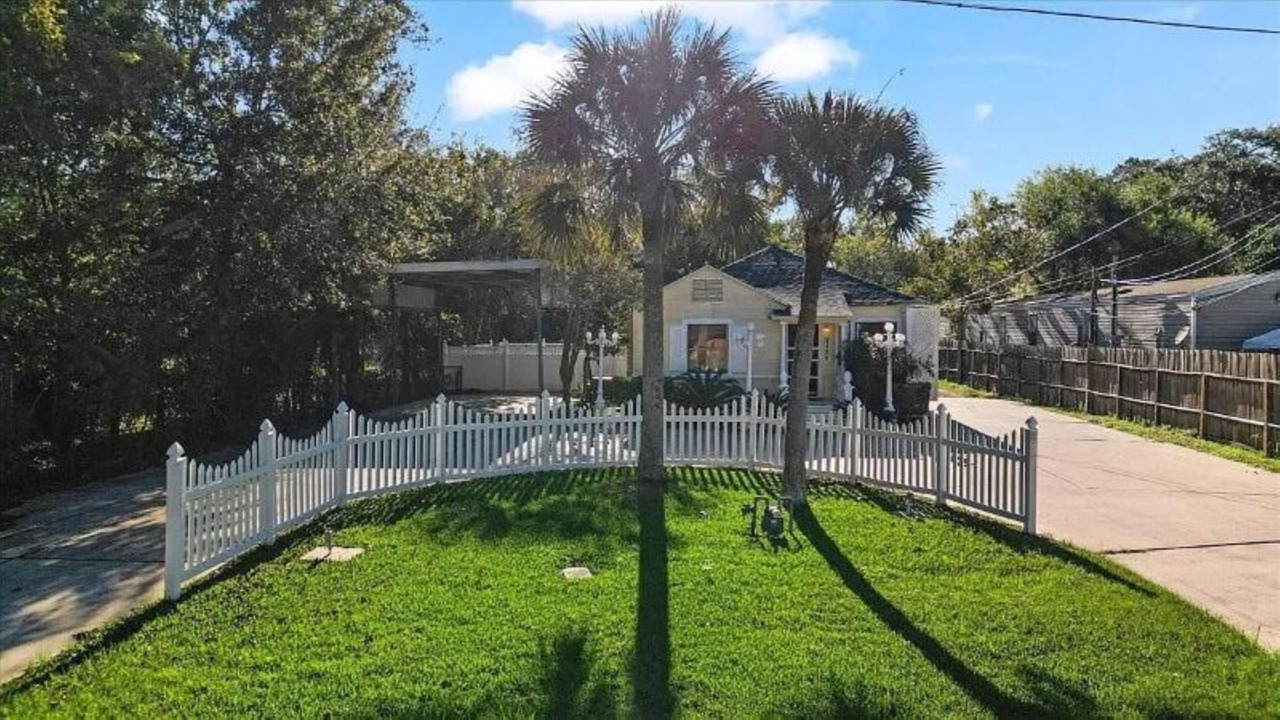 Photo of Outdoor in Bacliff
