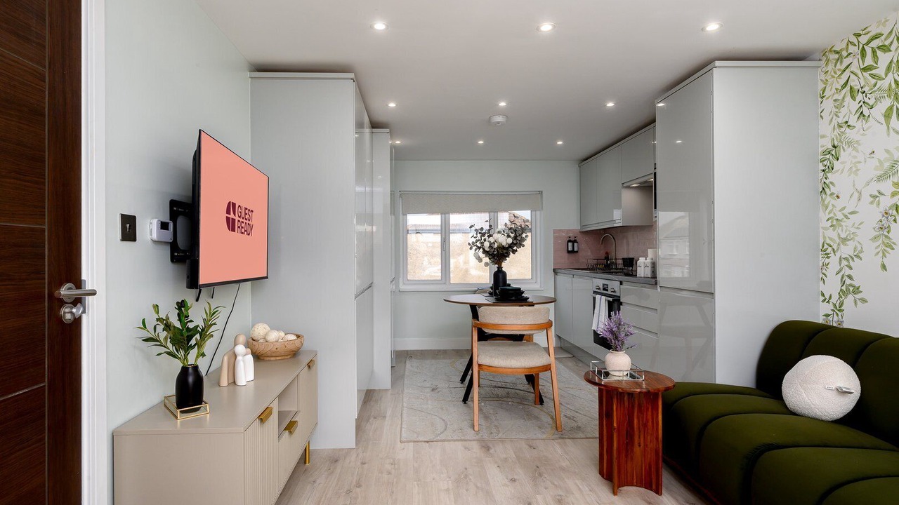 Photo of Livingroom in Alperton