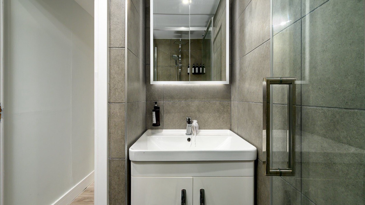 Photo of Bathroom in Alperton