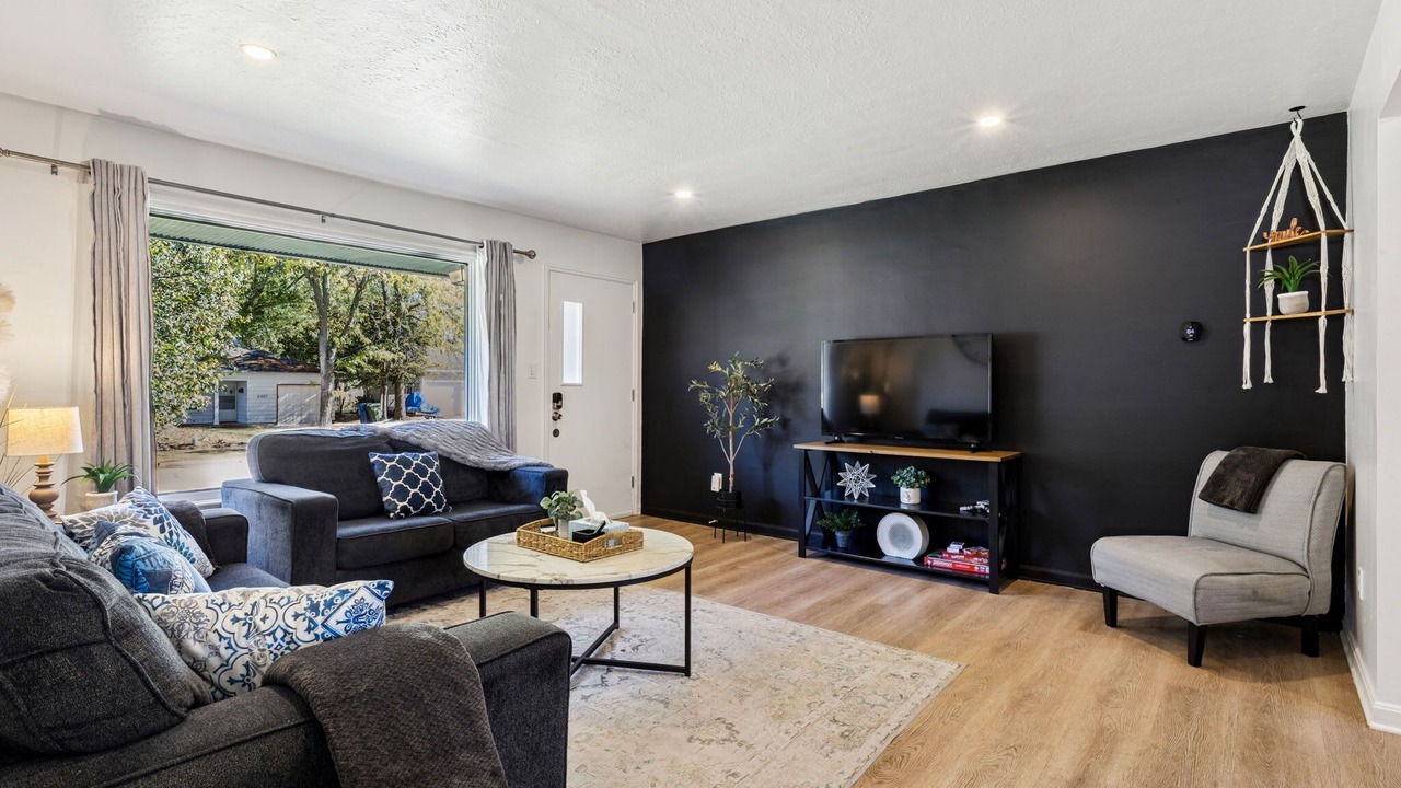 Photo of Livingroom in Parma Heights
