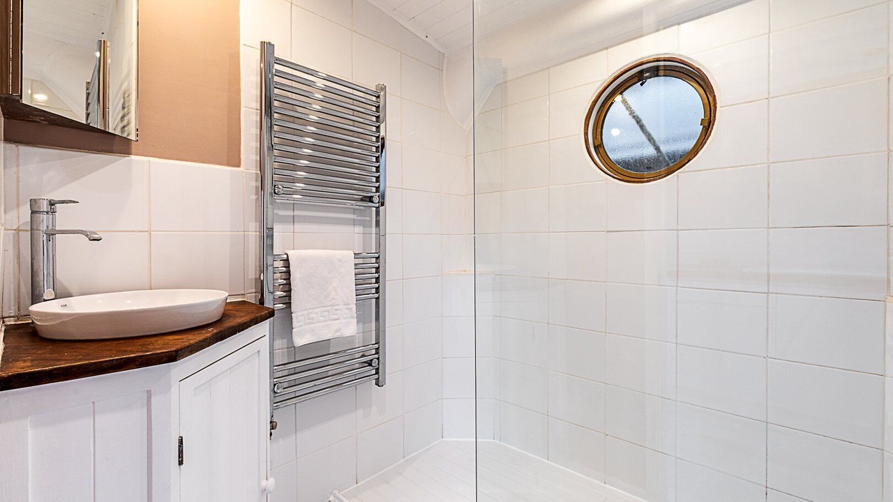 Photo of Bathroom in London Borough of Hounslow