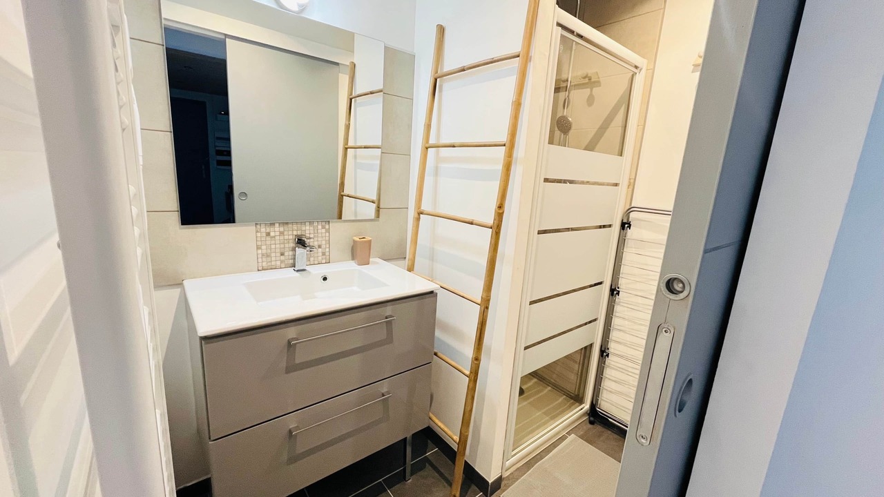 Photo of Bathroom in Egat