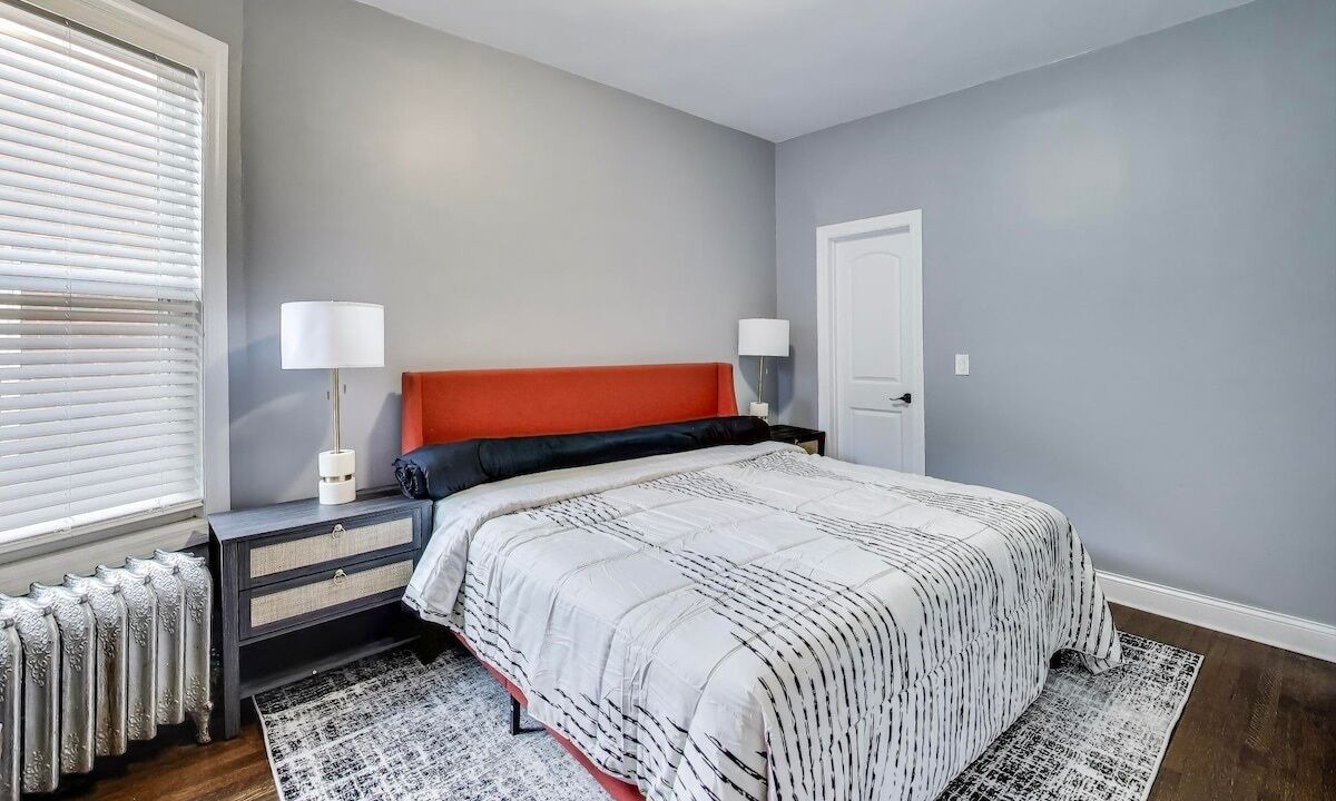Photo of Bedroom in Edgewater