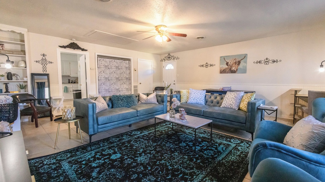 Photo of Livingroom in College Station