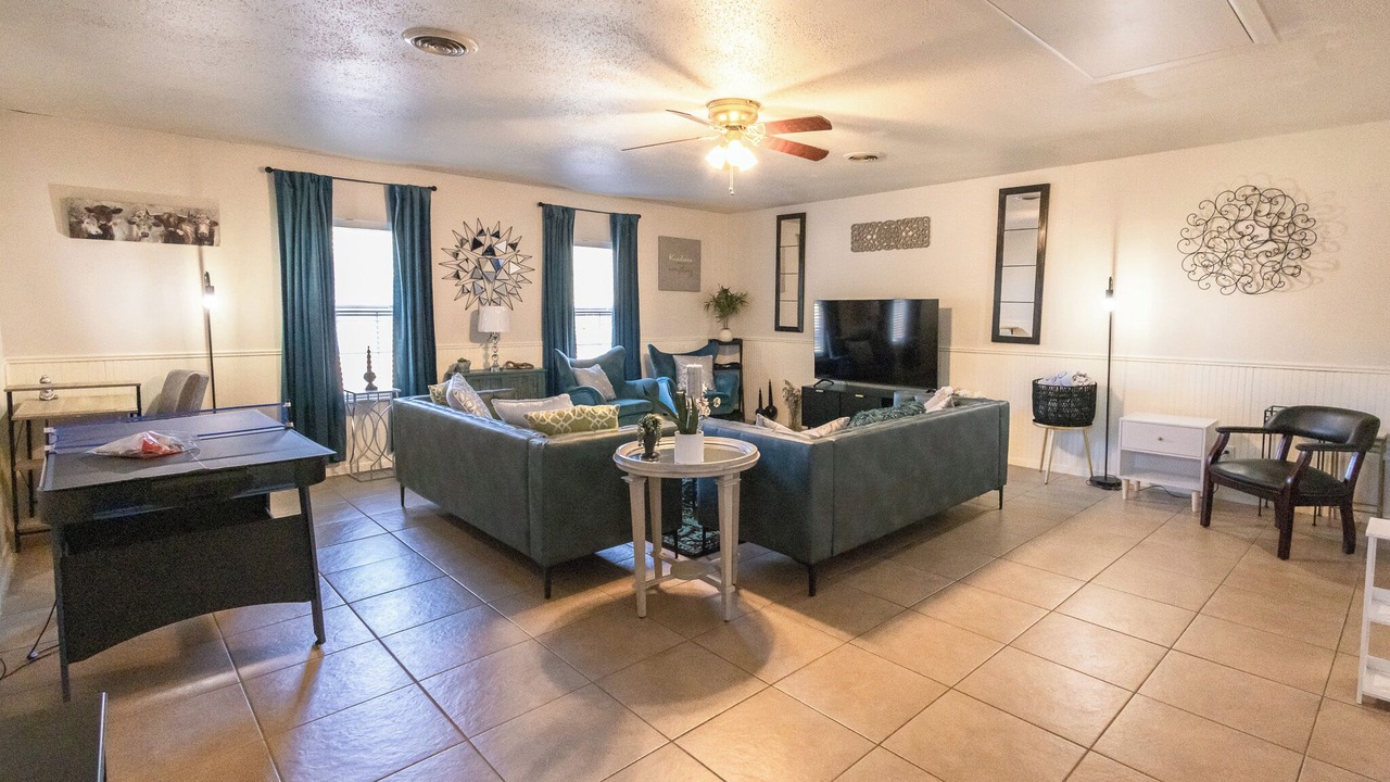 Photo of Livingroom in College Station