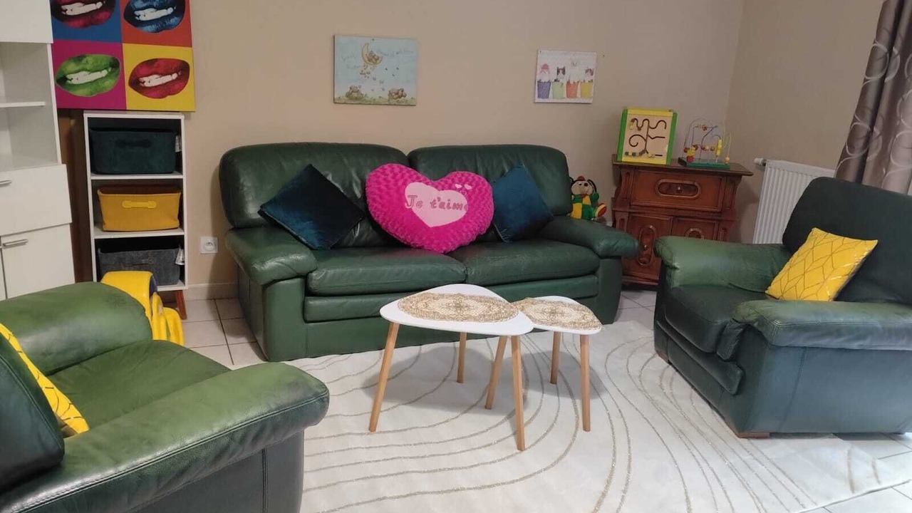 Photo of Livingroom in Saint-Denis-les-Bourg
