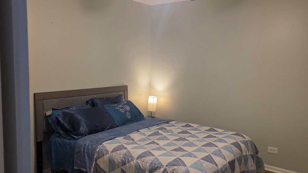 Photo of Bedroom in Waukegan