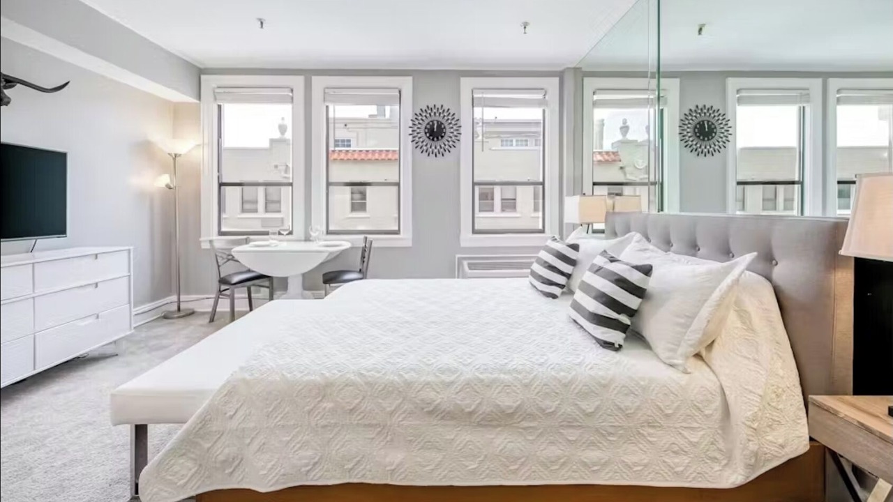 Photo of Bedroom in Palm Beach