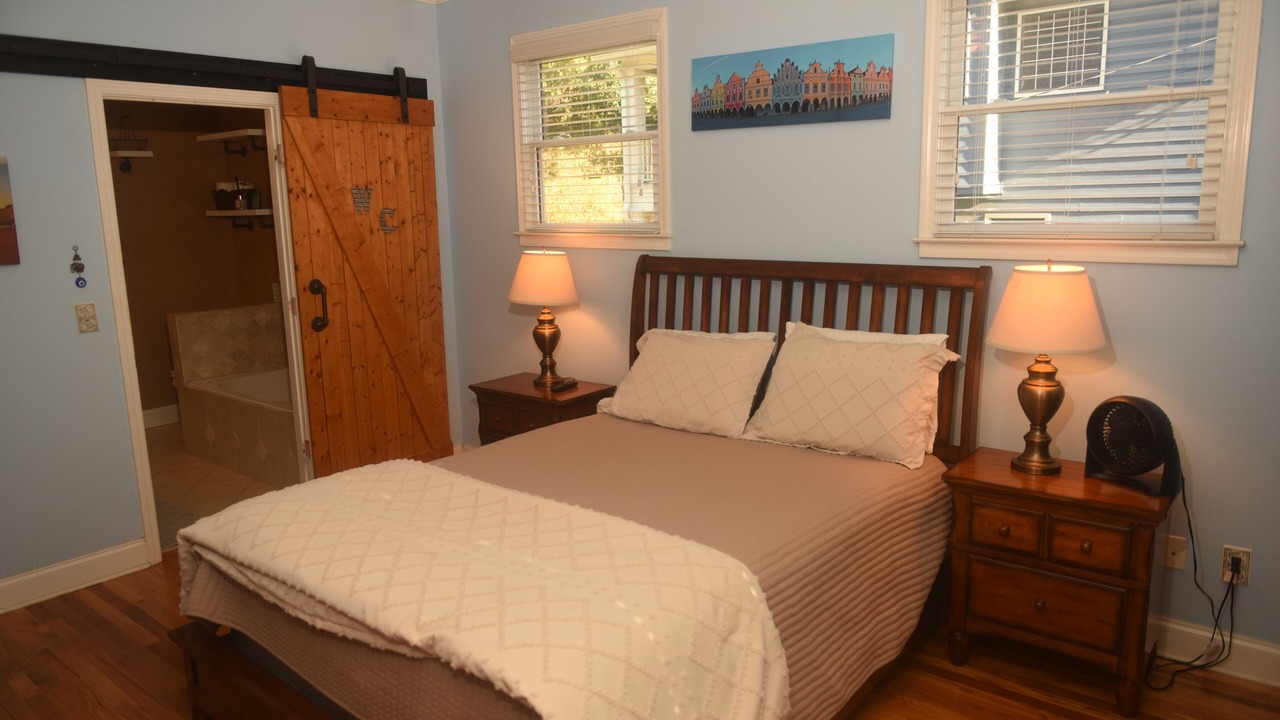 Photo of Bedroom in Scottdale