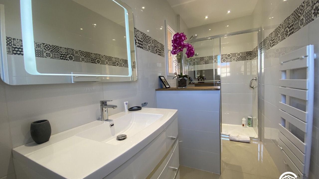 Photo of Bathroom in Villelongue-dels-Monts