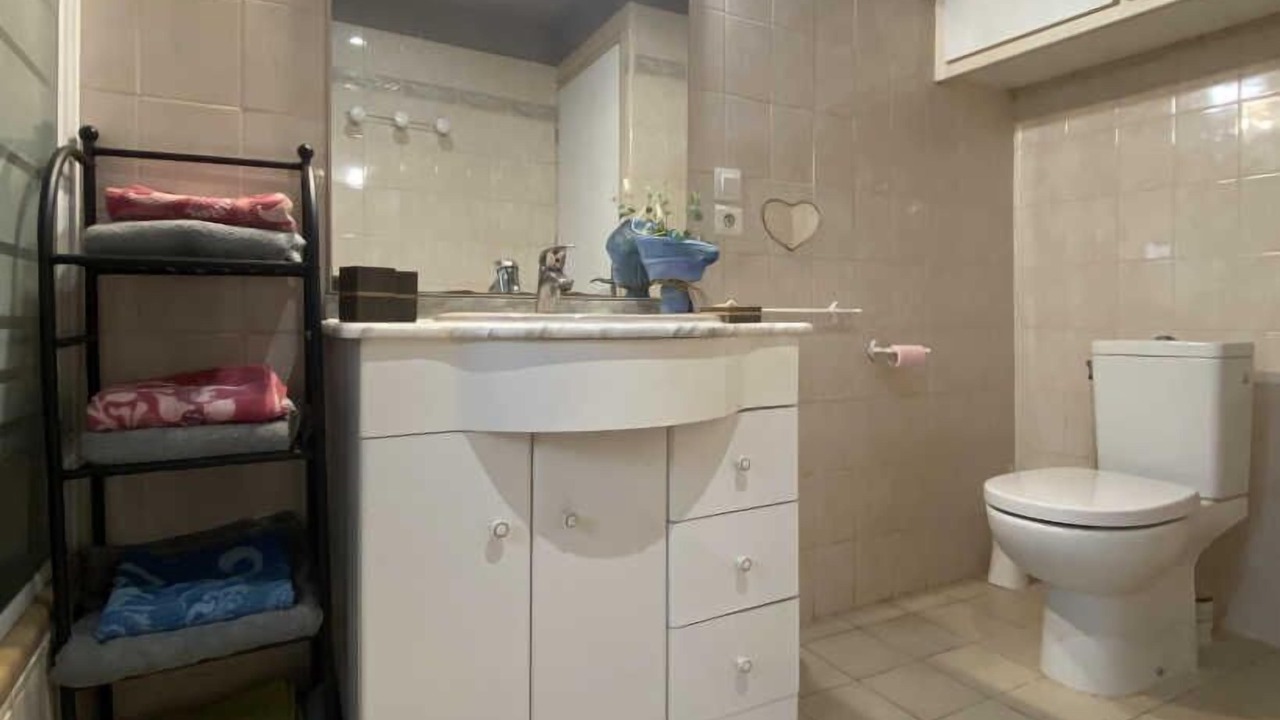 Photo of Bathroom in Opoul-Perillos