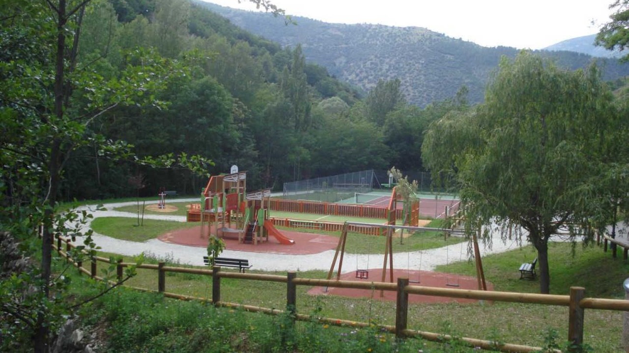 Photo of Others in Nyer