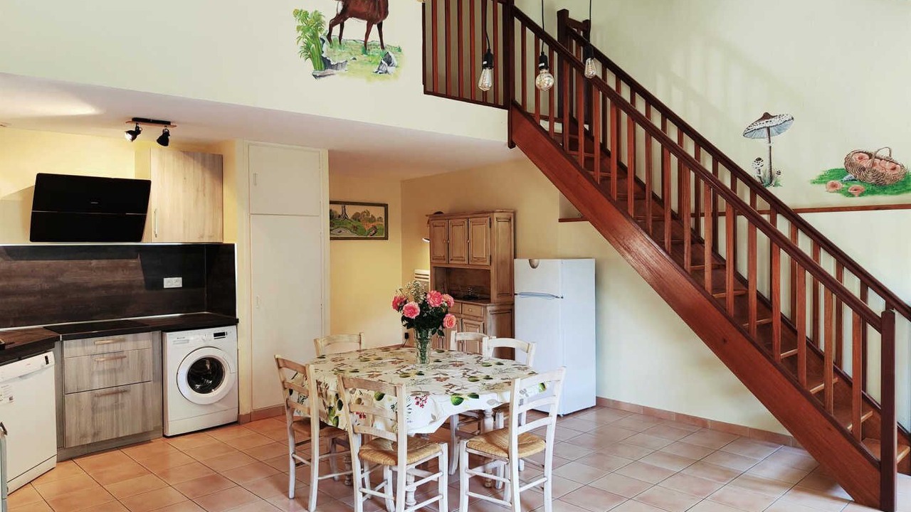 Photo of Others in Nyer