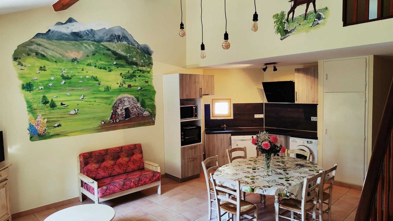 Photo of Others in Nyer