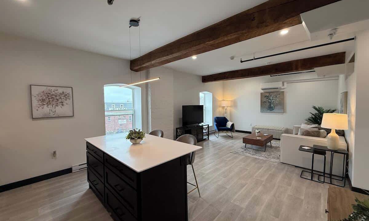 Photo of Livingroom in Truro