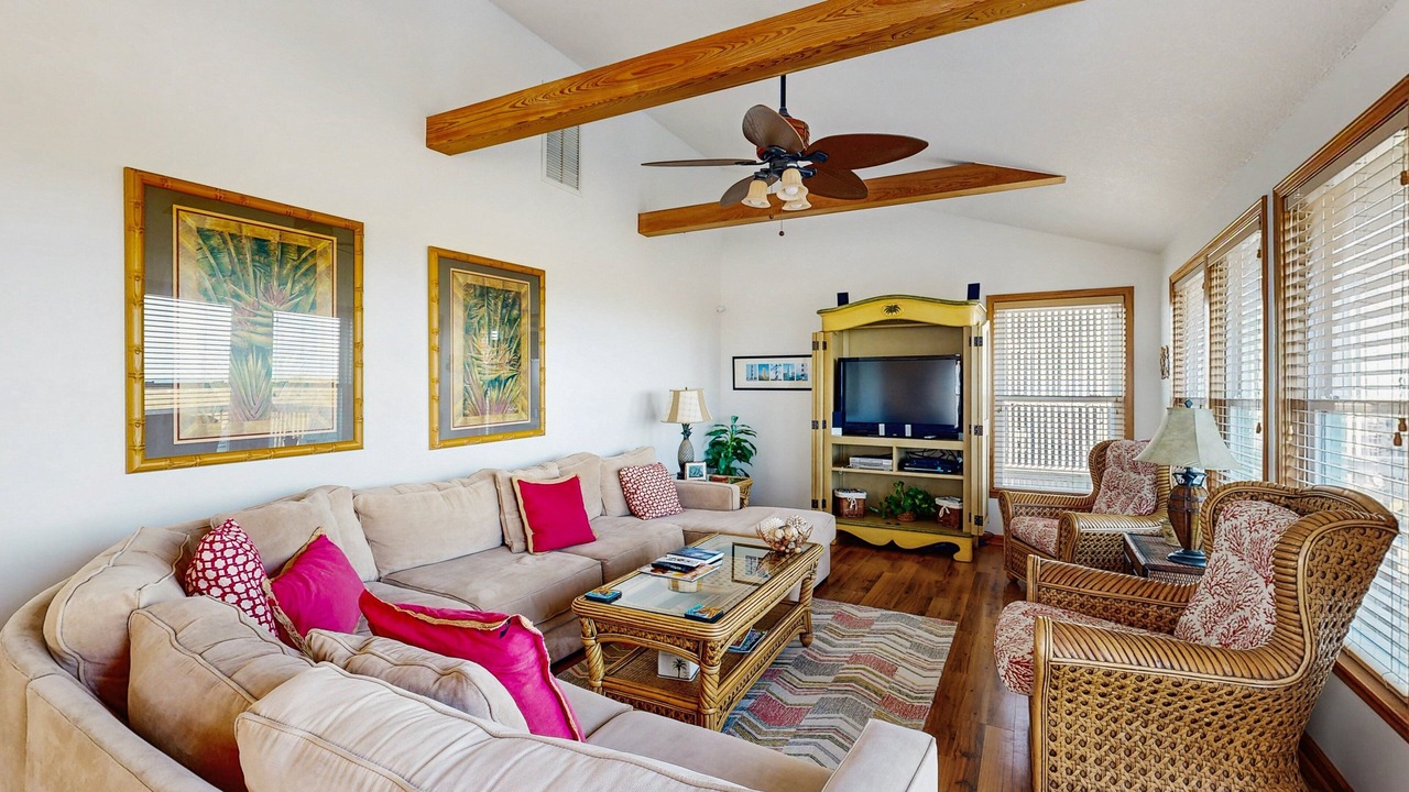 Photo of Livingroom in Waves