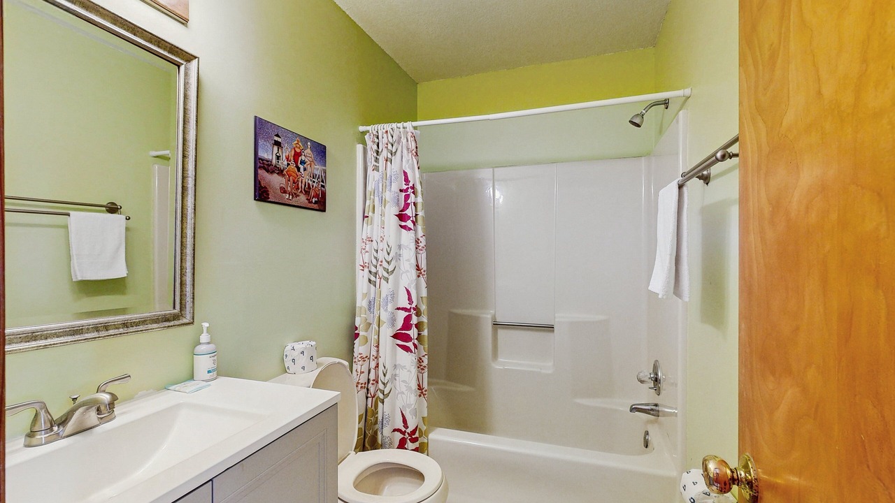 Photo of Bathroom in Waves