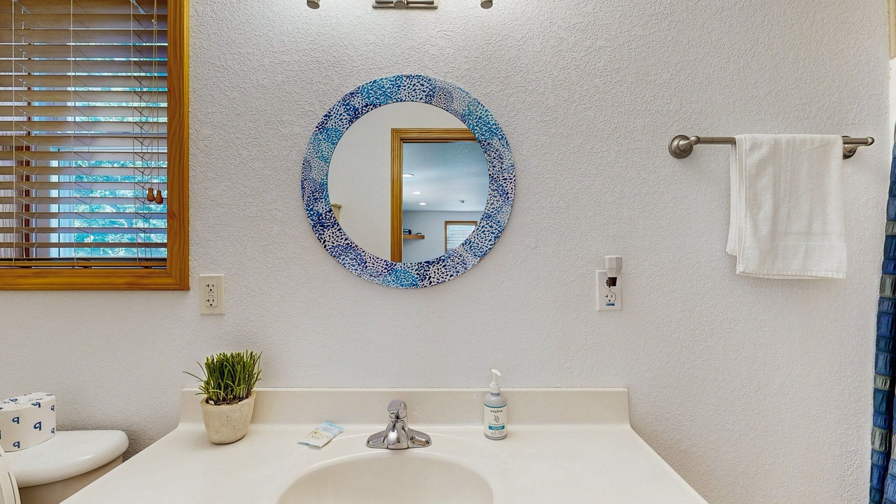 Photo of Bathroom in Waves