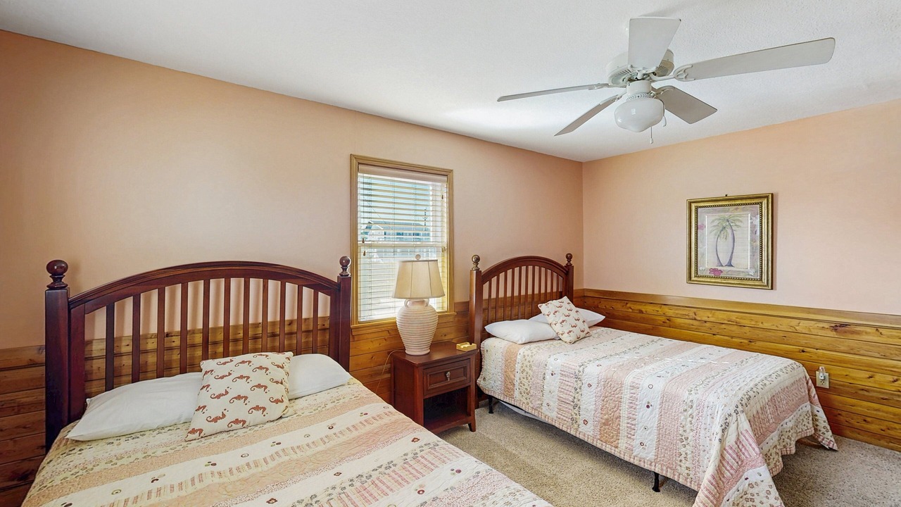 Photo of Bedroom in Waves