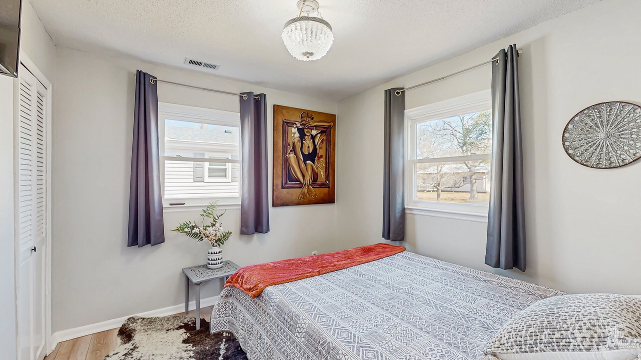 Photo of Bedroom in Long Beach