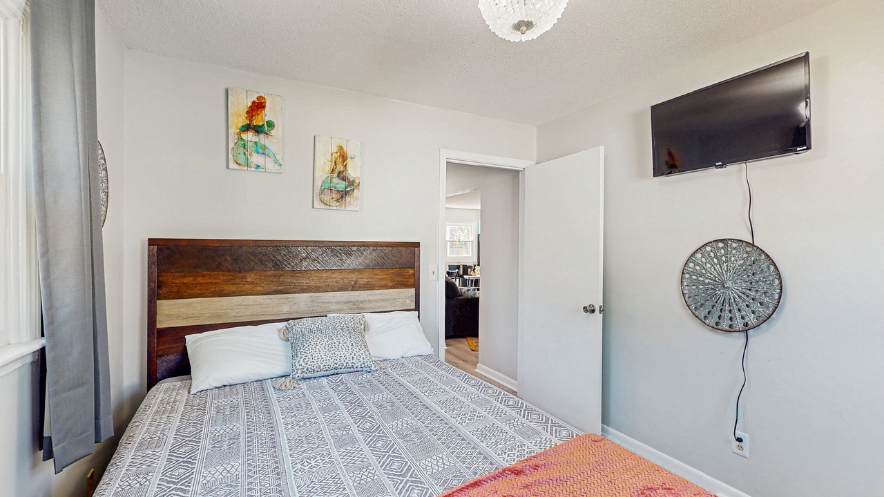 Photo of Bedroom in Long Beach