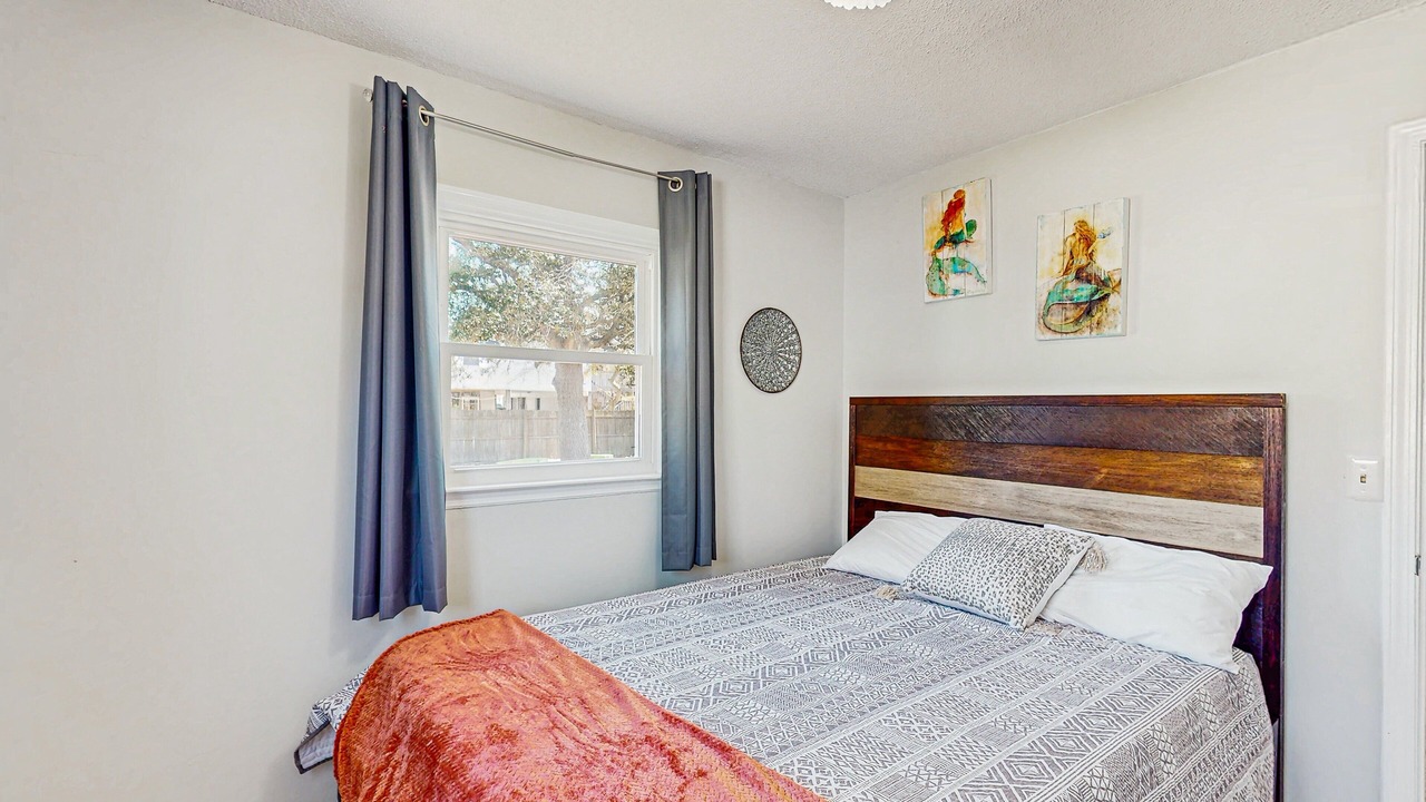 Photo of Bedroom in Long Beach