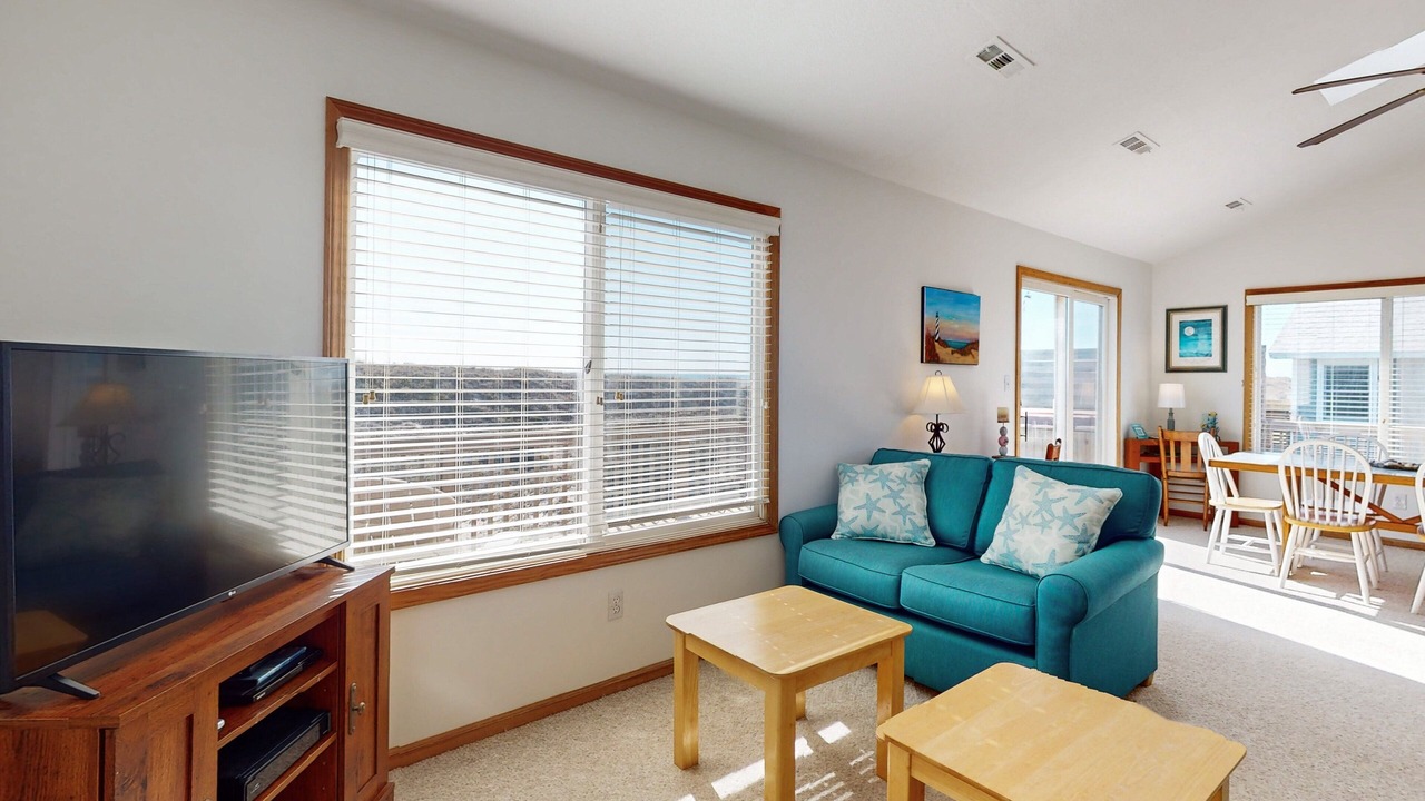Photo of Livingroom in Waves