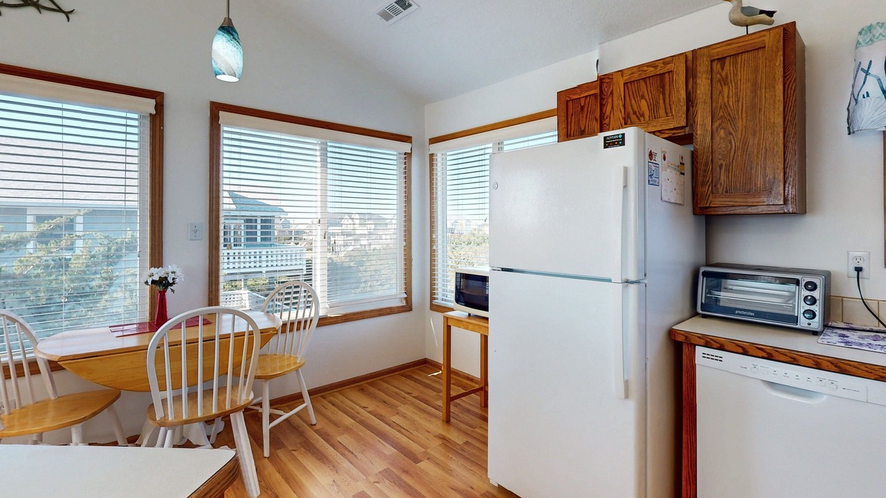 Photo of Kitchen in Waves