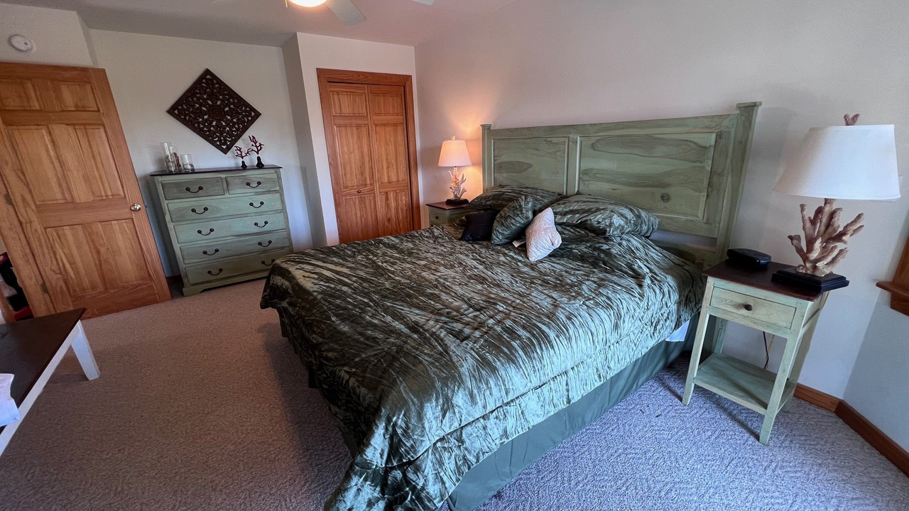 Photo of Bedroom in Waves