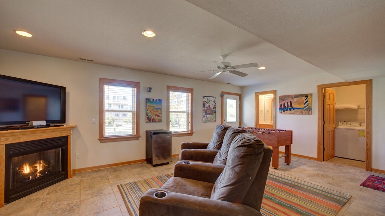 Photo of Livingroom in Waves