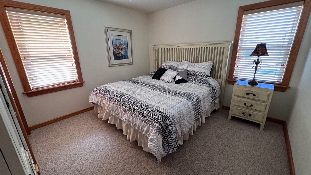 Photo of Bedroom in Waves