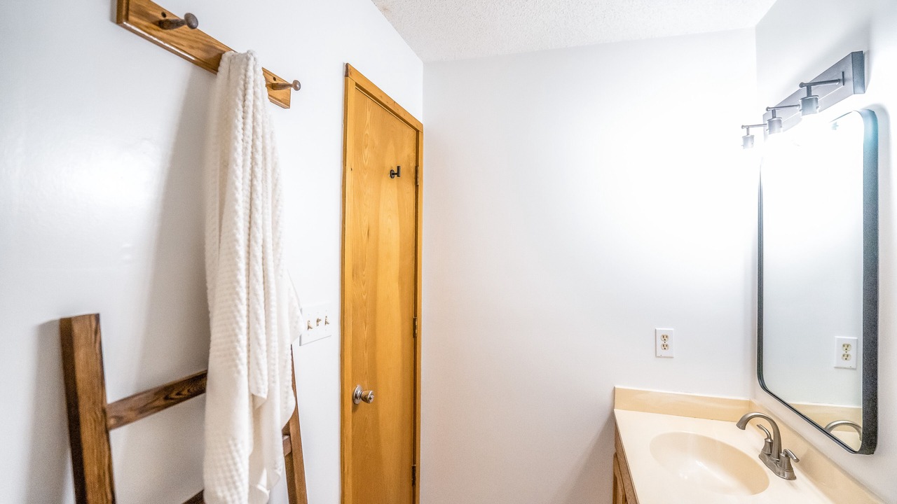 Photo of Bathroom in Palisade Acres