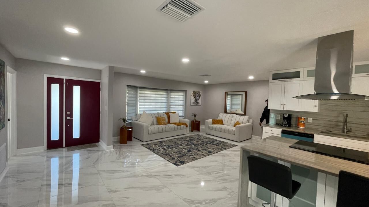 Photo of Livingroom in Capri Isle