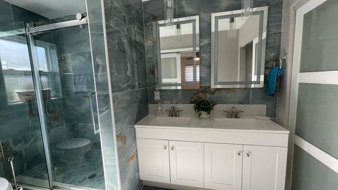 Photo of Bathroom in Capri Isle