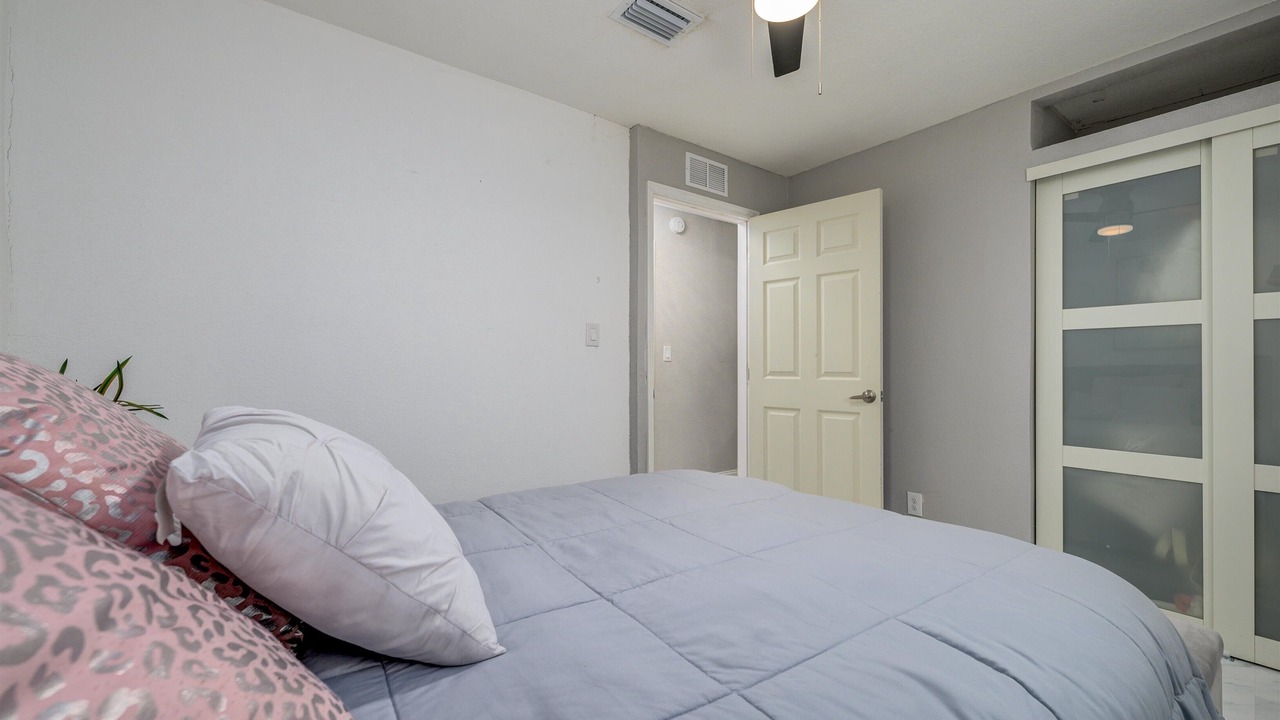 Photo of Bedroom in Capri Isle