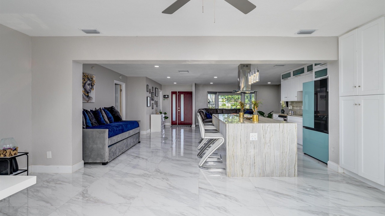 Photo of Livingroom in Capri Isle