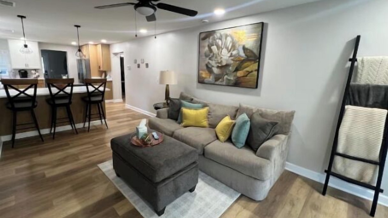 Photo of Livingroom in Howland Corners