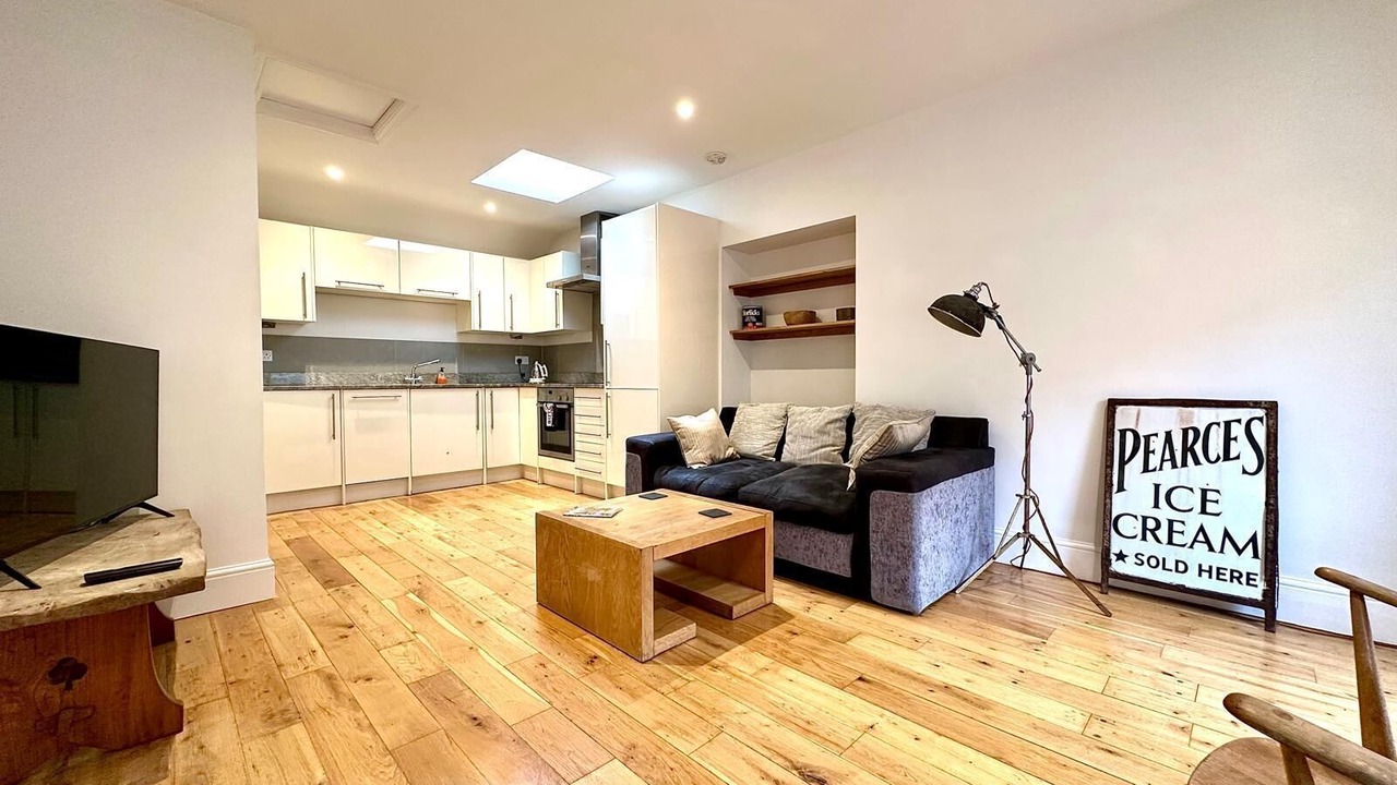 Photo of Others in Shoscombe