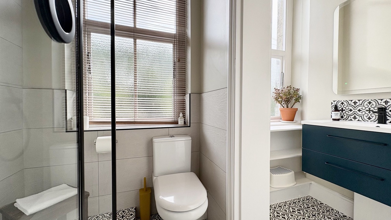 Photo of Bedroom in Shoscombe