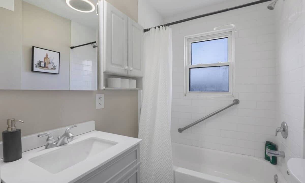 Photo of Bathroom in Franklin Park