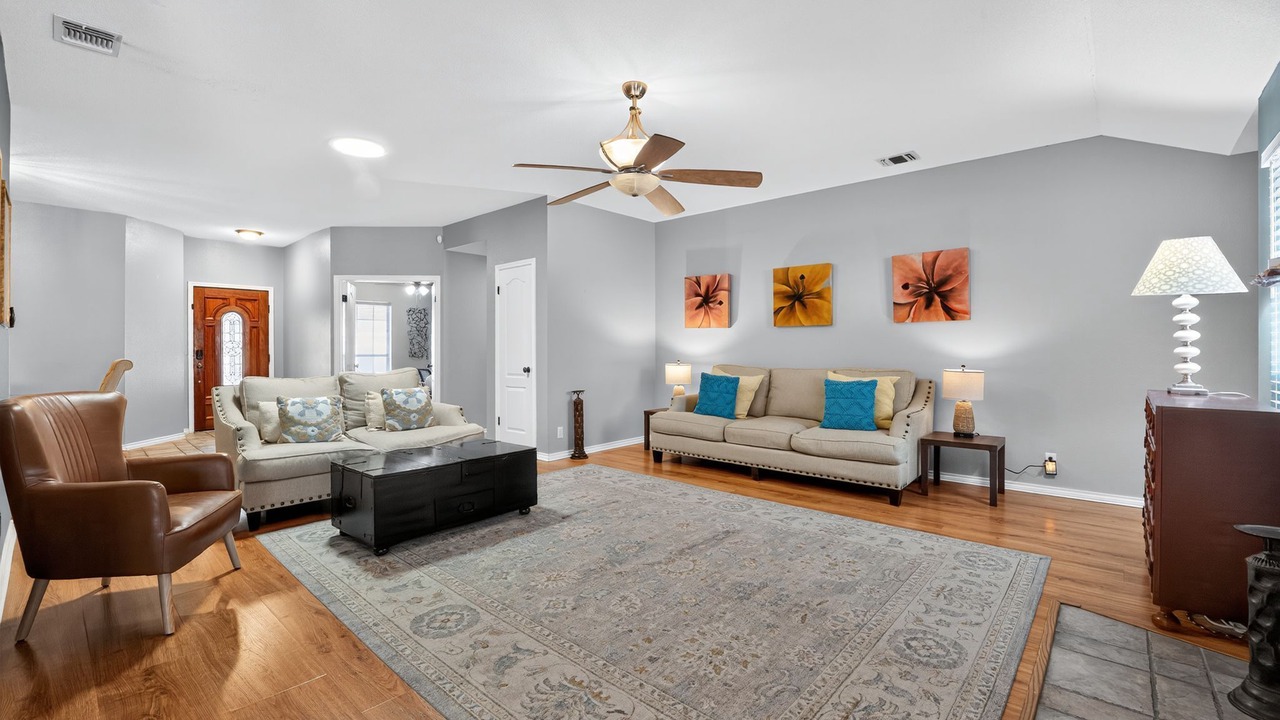 Photo of Livingroom in North San Antonio - SAT