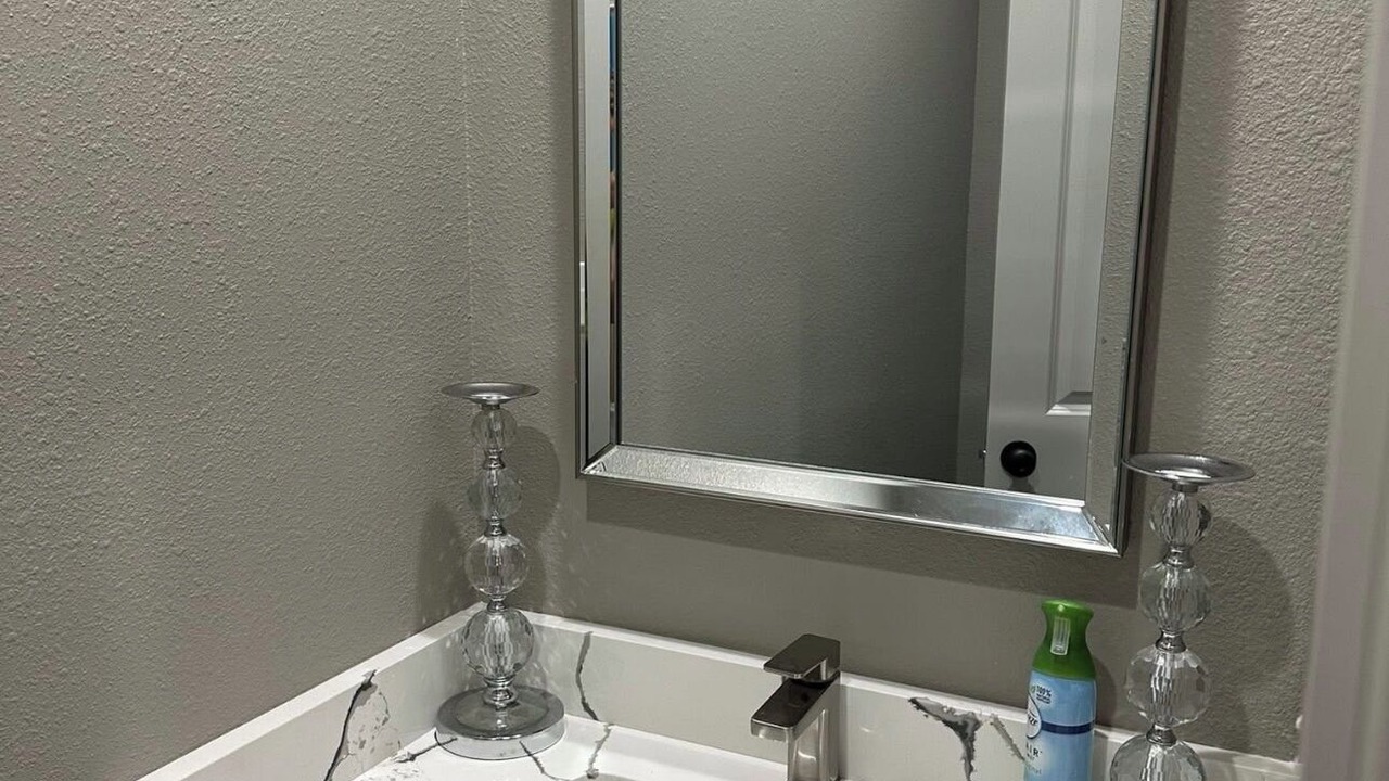 Photo of Bathroom in Oaks Historic District