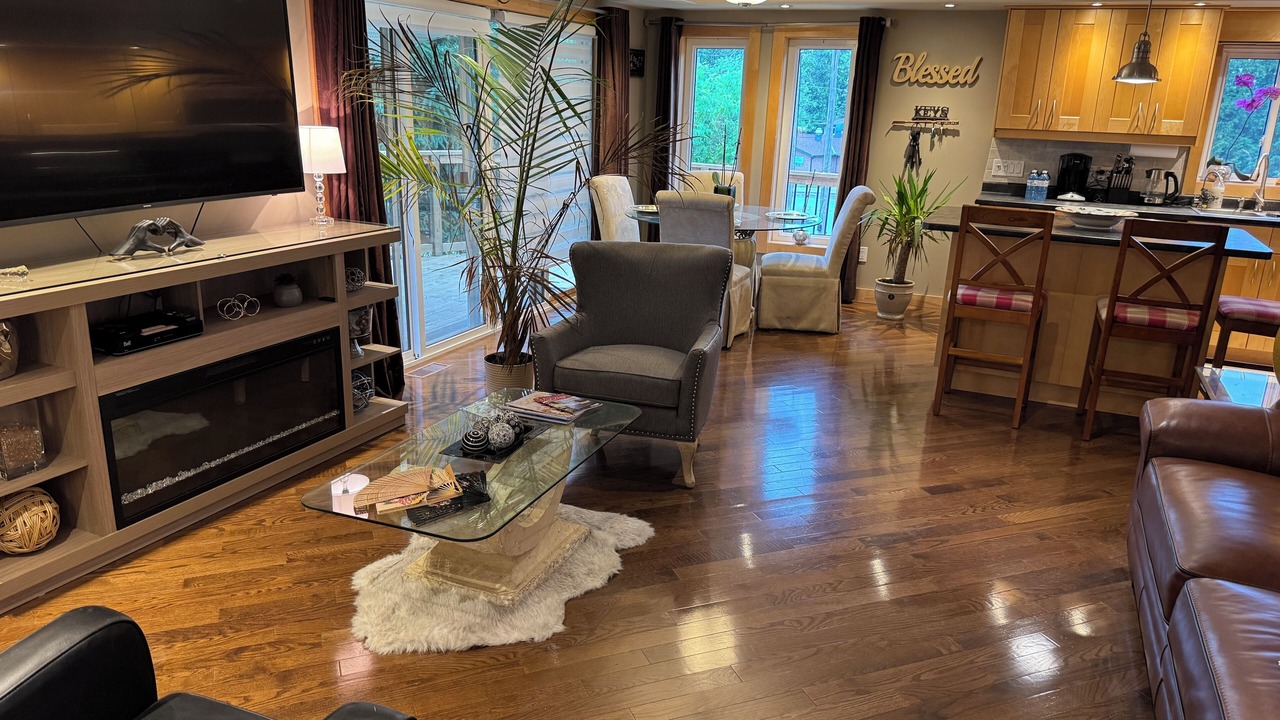Photo of Livingroom in Scugog